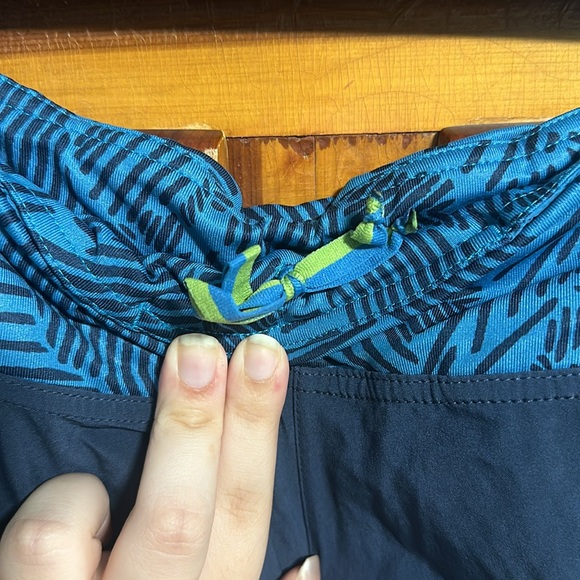 Brooks Women's 2-in-1 Blue Athletic Shorts - Picture 2 of 12